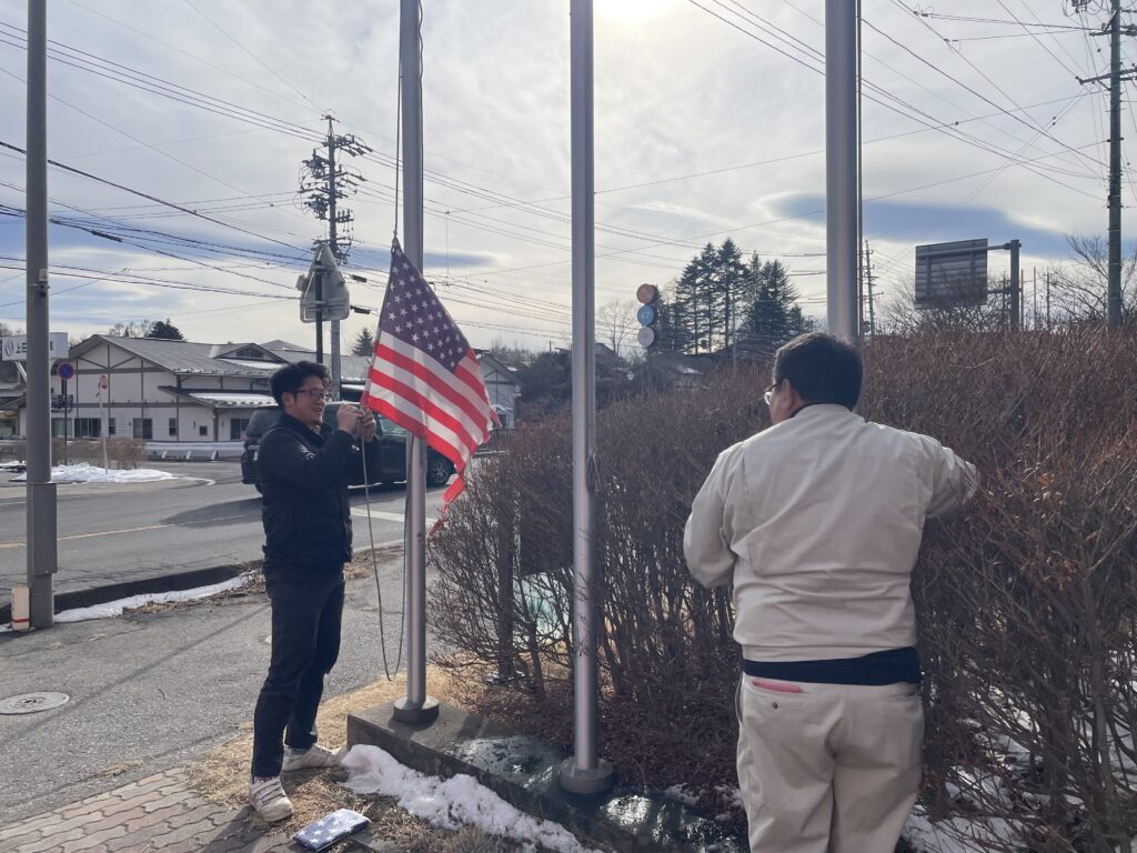 国旗交換作業（2）